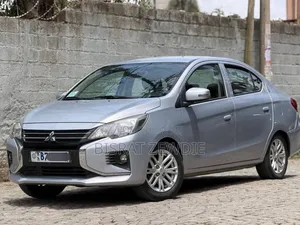 Mitsubishi Attrage 2021 Silver