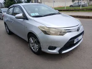 Toyota Yaris 2015 Silver
