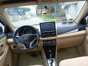 Toyota Yaris 2015 Silver