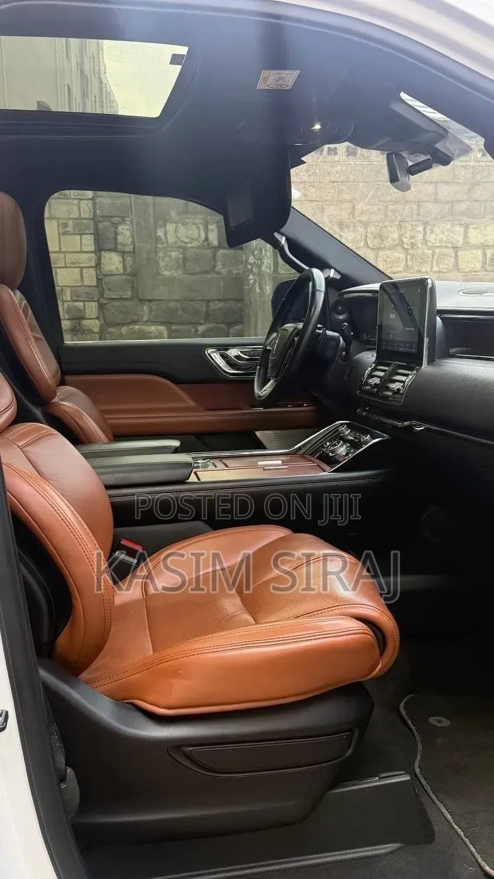 Lincoln Navigator Reserve 2021 White