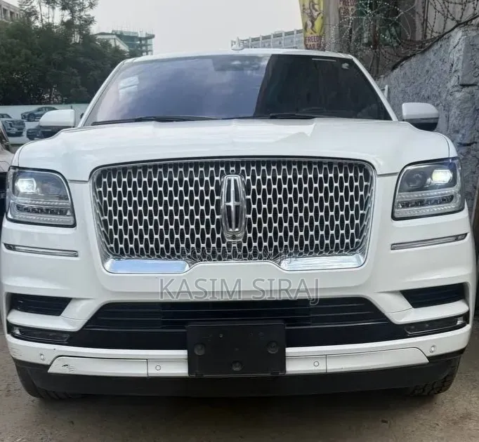 Lincoln Navigator Reserve 2021 White