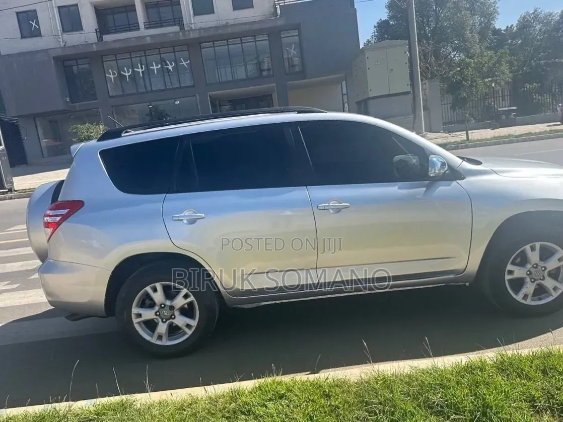 Toyota RAV4 2012 Silver