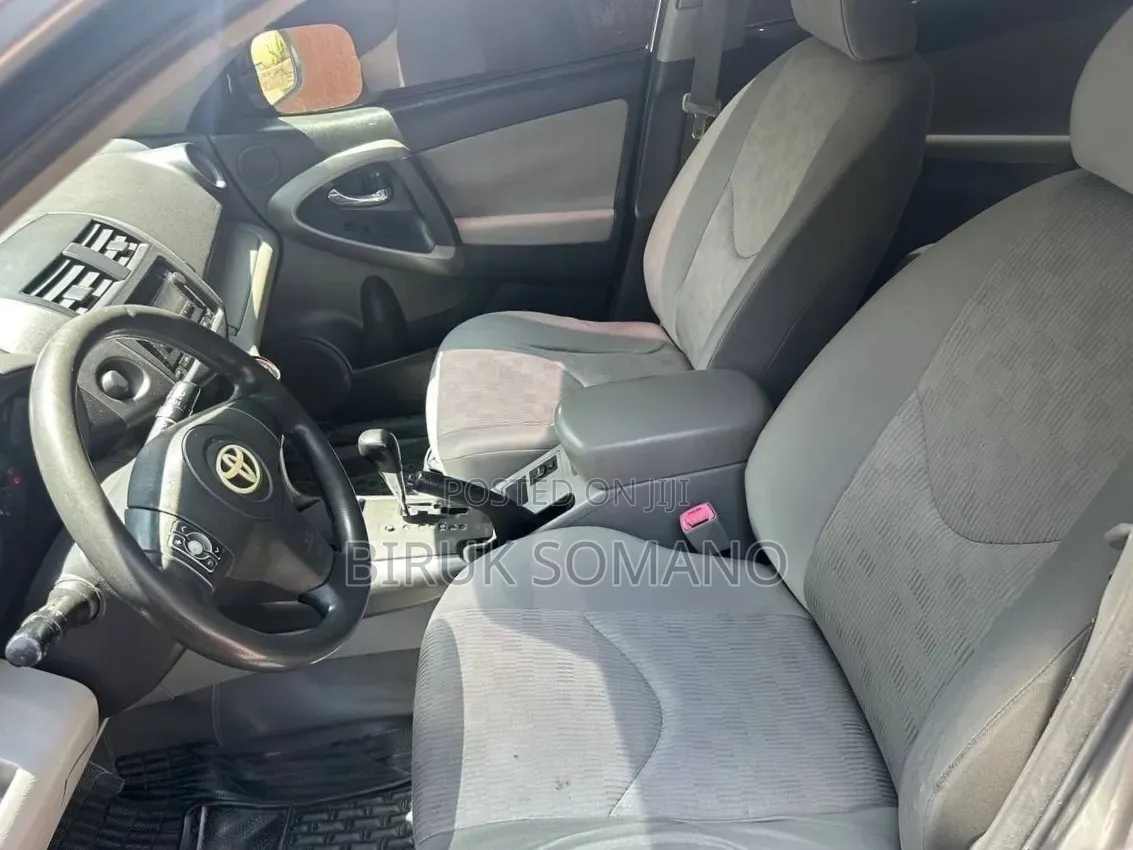 Toyota RAV4 2012 Silver