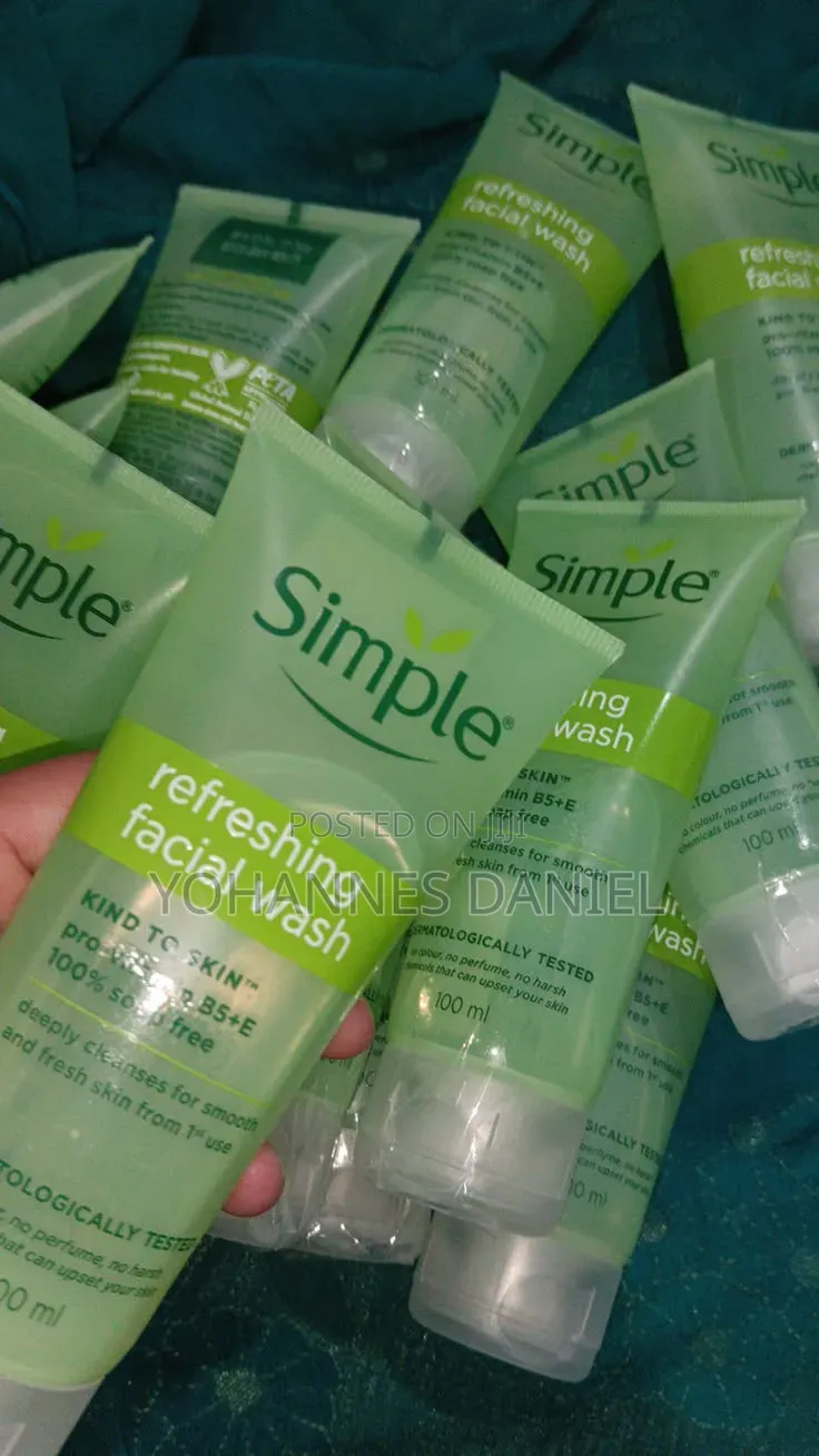 Simple Refreshing Facial Wash – Gentle Face Cleanser
