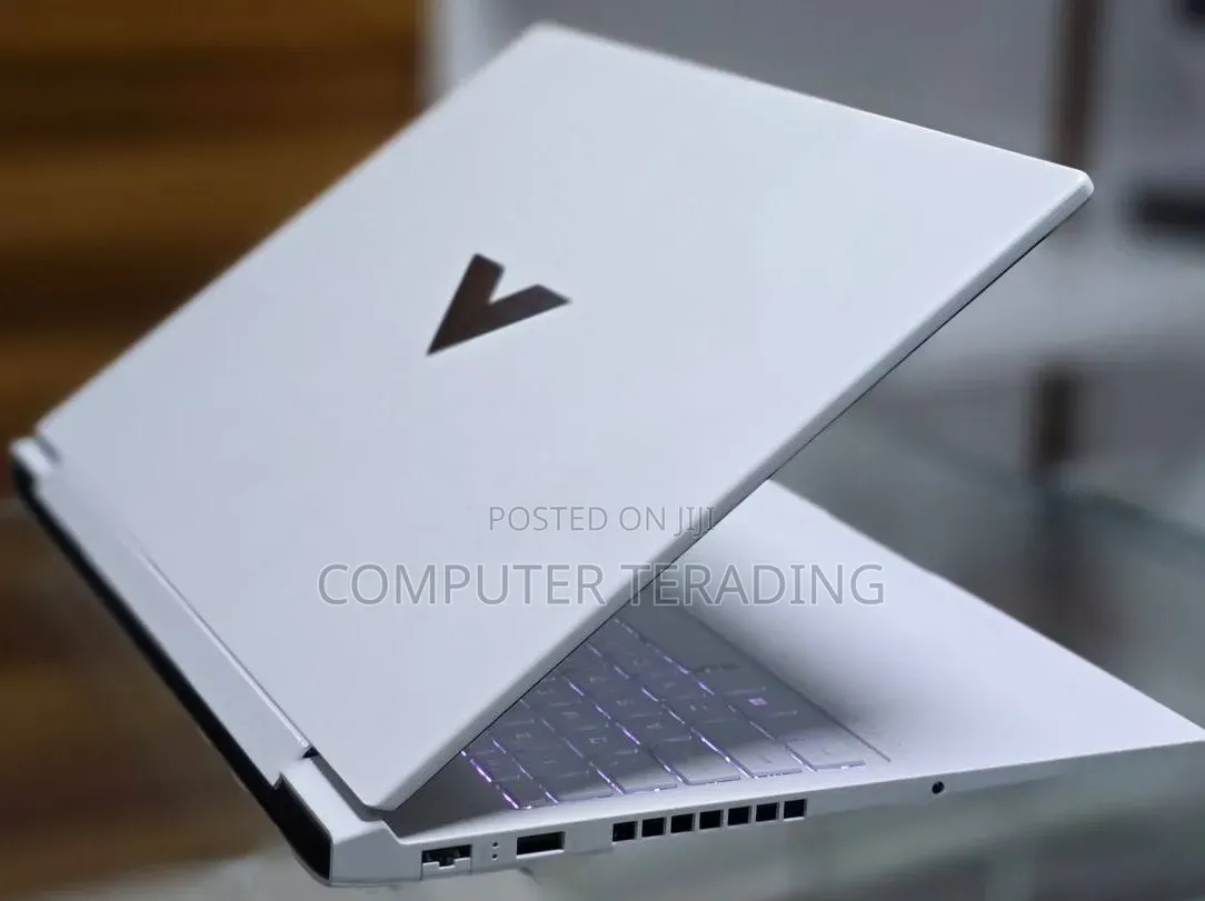 New Laptop HP Victus 15 16GB AMD Ryzen 7 SSD 1T