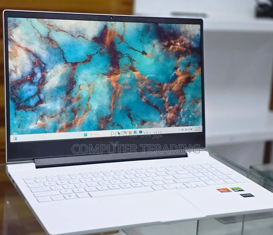 New Laptop HP Victus 15 16GB AMD Ryzen 7 SSD 1T