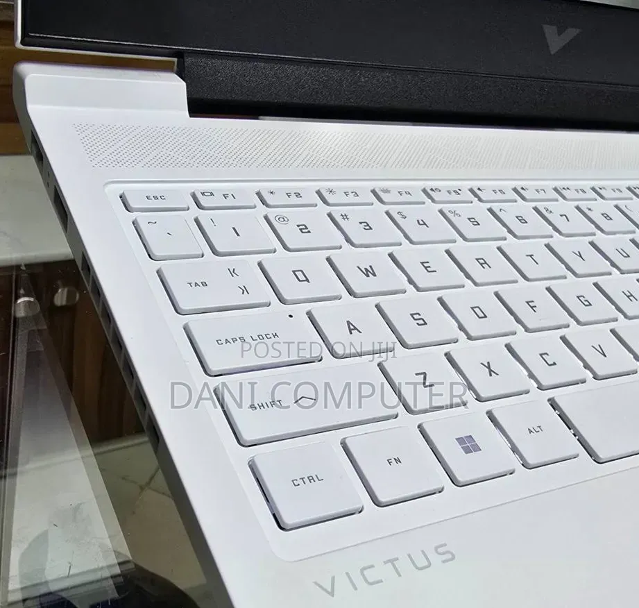 New Laptop HP Victus 16 16GB AMD Ryzen 7 SSD 1T