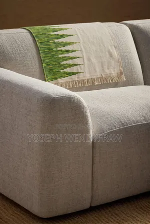 የሶፋ እና የጠረጴዛ ማልበሻዎች
