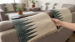 የሶፋ እና የጠረጴዛ ማልበሻዎች