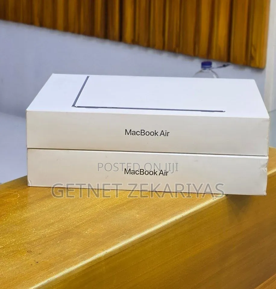 New Laptop Apple MacBook Air 2025 M4 16GB Apple M5 SSD 256GB