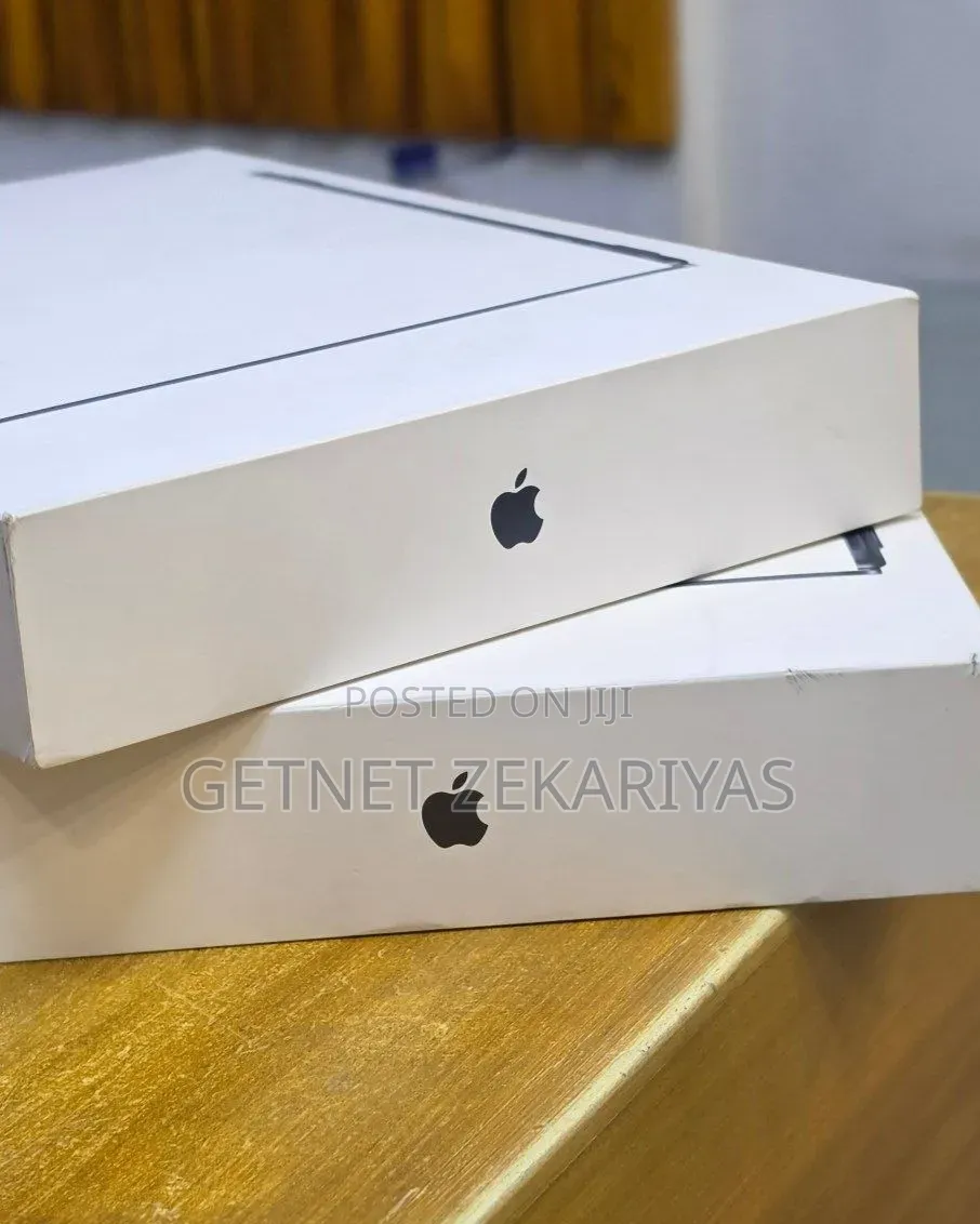 New Laptop Apple MacBook Air 2025 M4 16GB Apple M5 SSD 256GB