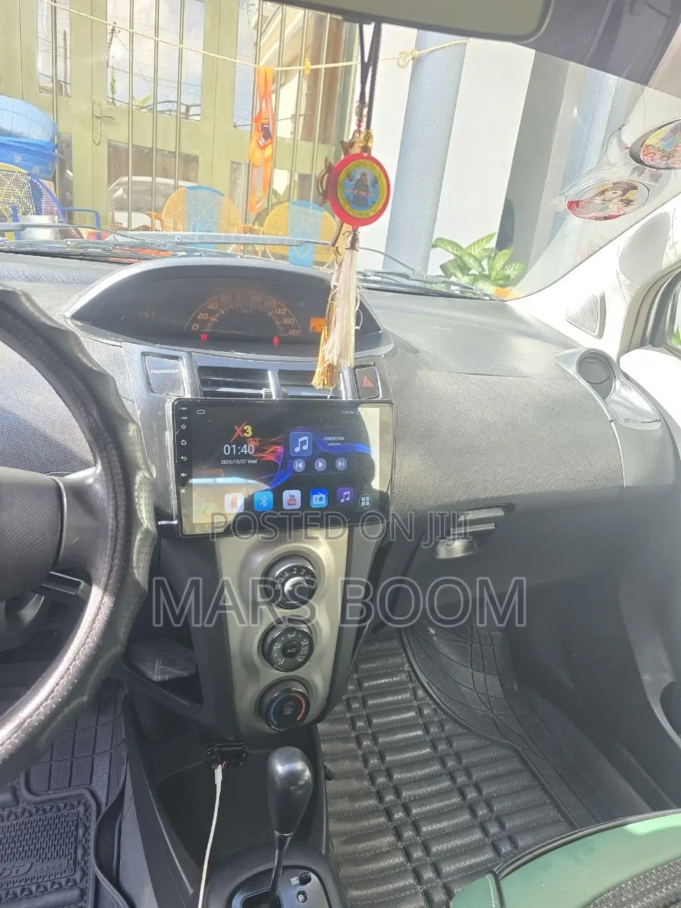 Toyota Yaris 2010 Silver
