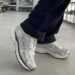Nike Zoom Vomero 5 Photon Dust/Metallic Silver Chrome Gridiron Shoes