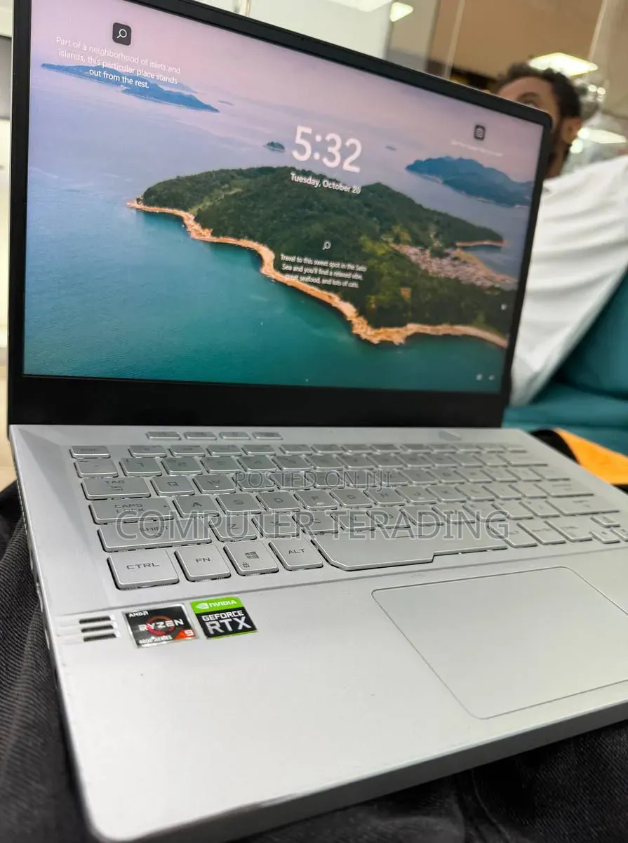 New Laptop Asus ROG Zephyrus G15 16GB AMD Ryzen 9 SSD 512GB