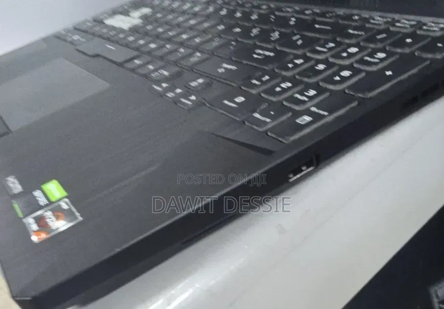 New Laptop Asus 16GB AMD Ryzen 7 SSD 512GB