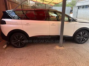 Peugeot 5008 2019 White