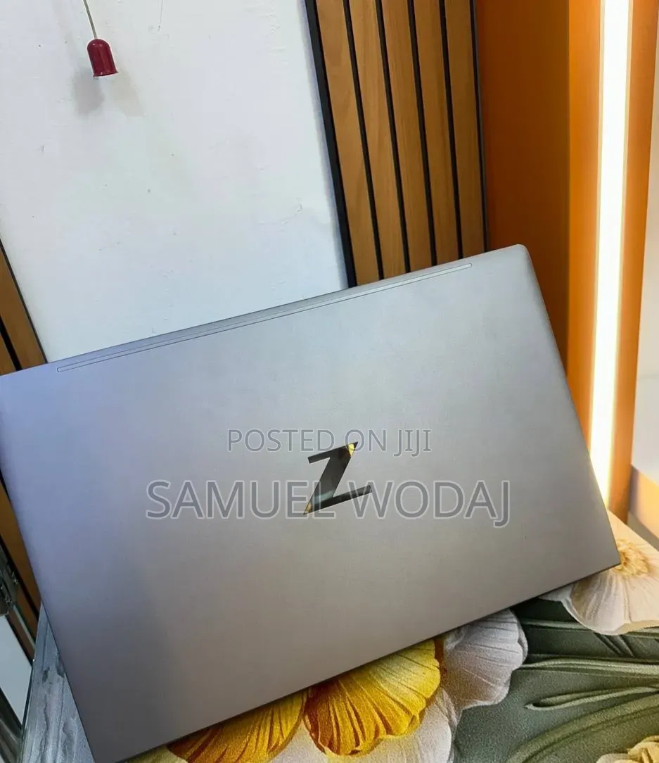 New Laptop HP ZBook Studio G8 16GB Intel Core i7 SSD 512GB