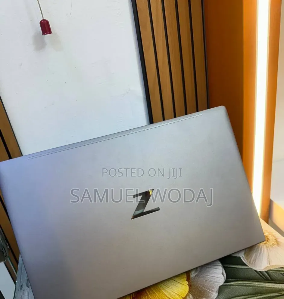 New Laptop HP ZBook Studio G8 16GB Intel Core i7 SSD 512GB