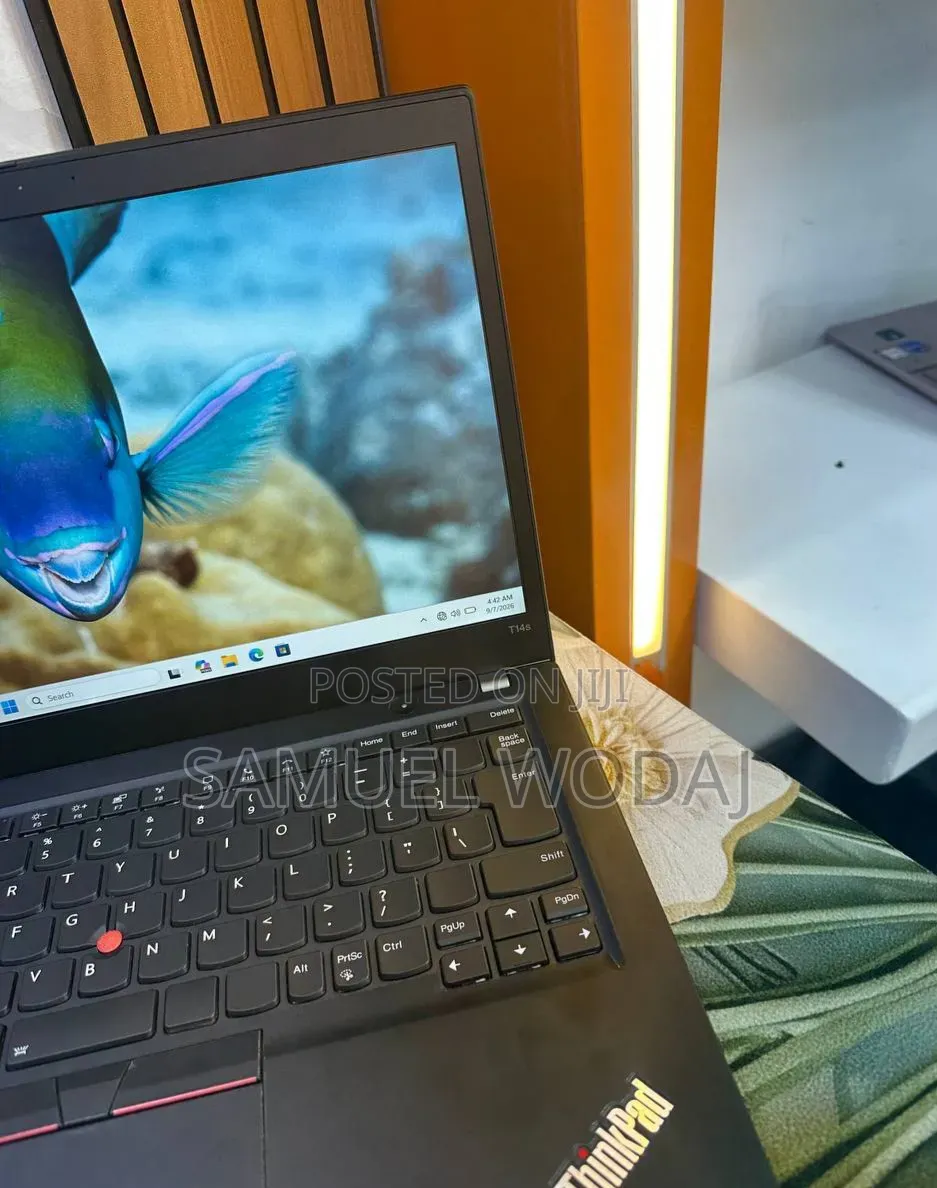 New Laptop Lenovo ThinkPad X1 Carbon 16GB Intel Core Ultra 5 SSD 512GB