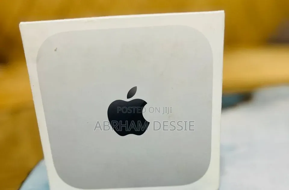 New Laptop Apple 24GB Apple M5 SSD 512GB
