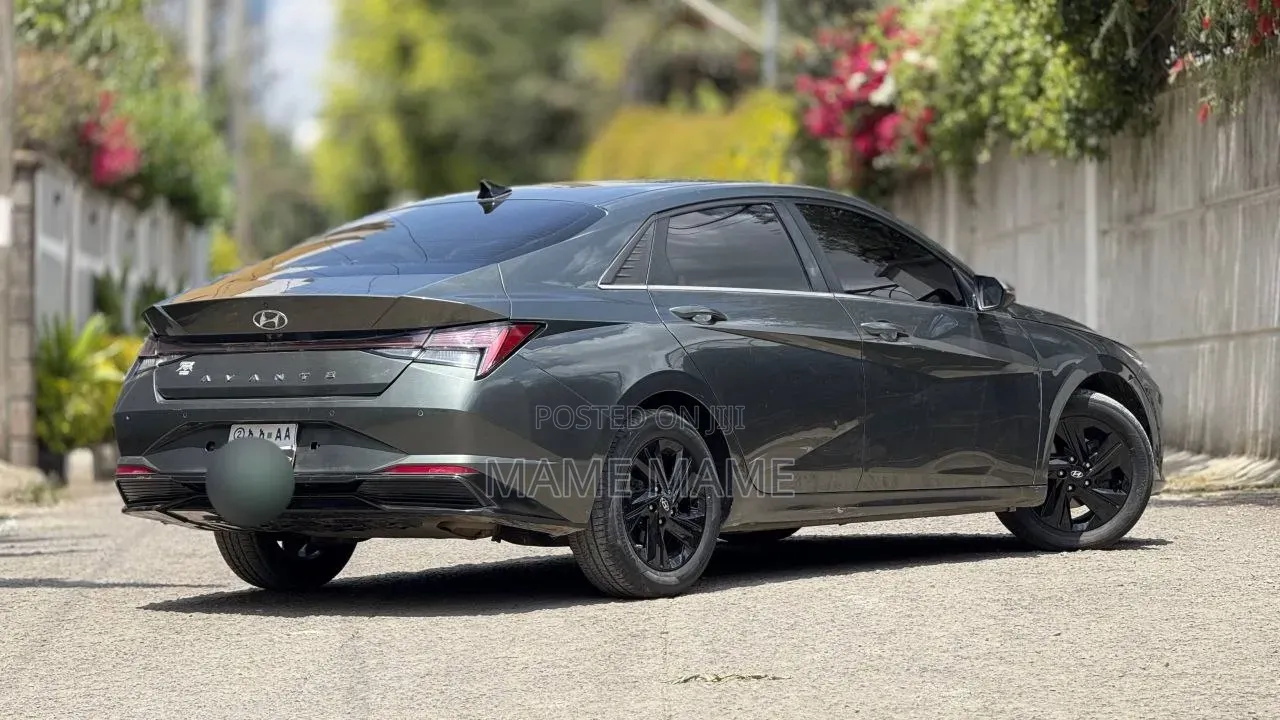 Hyundai Avante 2022 Gray