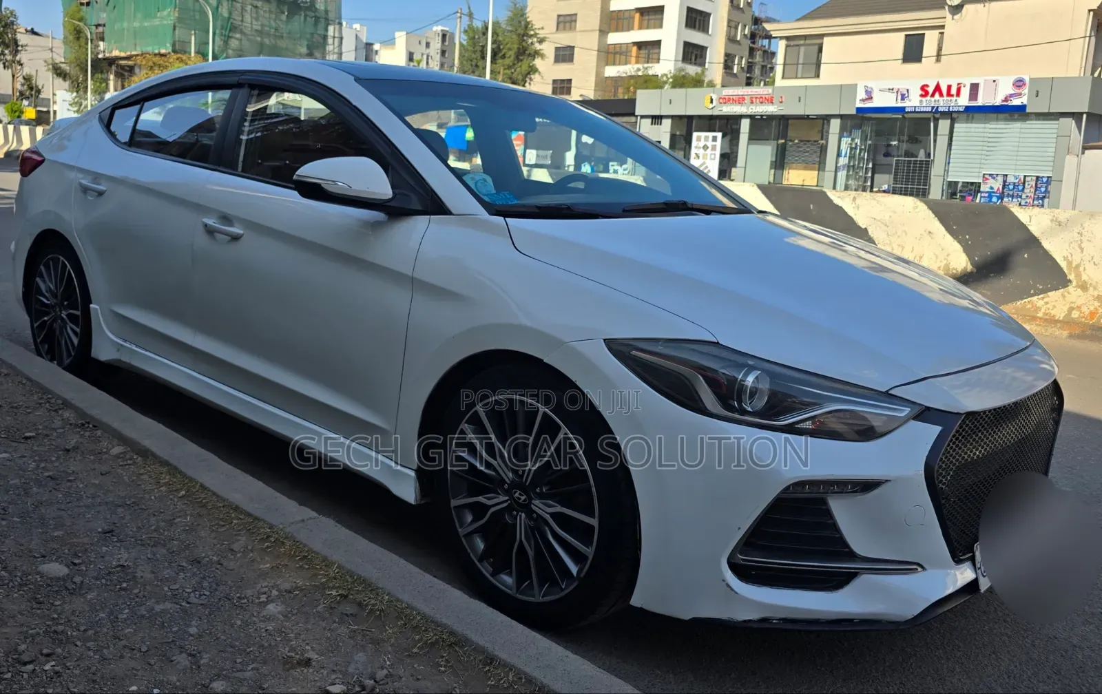 Hyundai Avante 2017 White