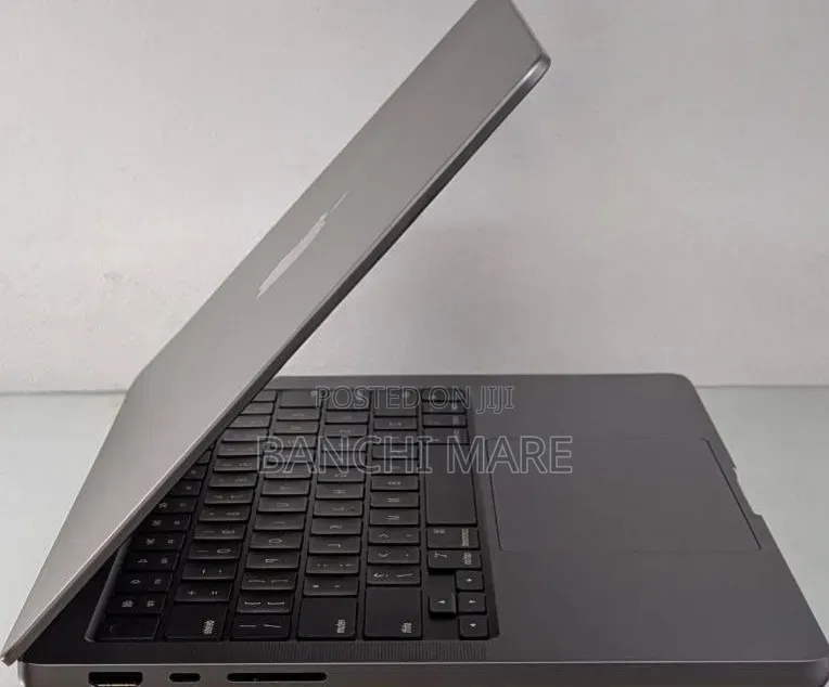 New Laptop Apple MacBook Pro 2021 M1 16GB Apple M1 SSD 512GB