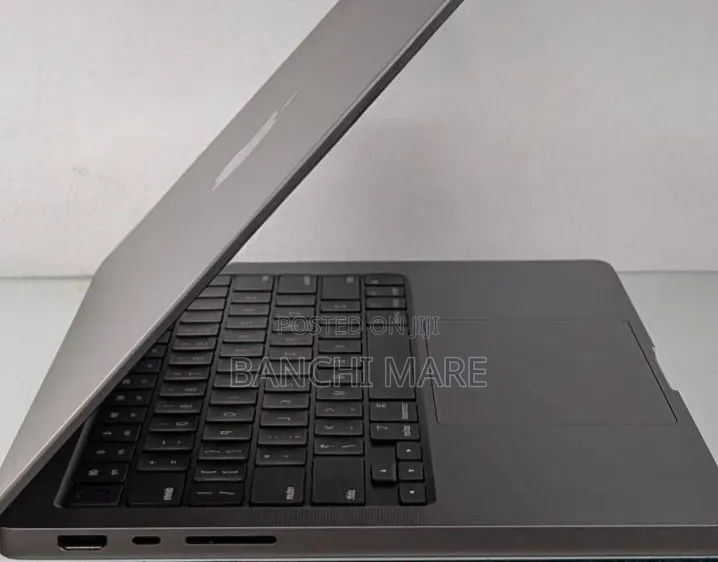 New Laptop Apple MacBook Pro 2021 M1 16GB Apple M1 SSD 512GB