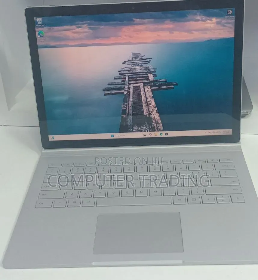 New Laptop Microsoft Surface Book 2 16GB Intel Core i7 SSD 512GB
