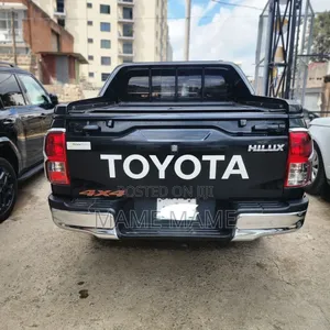 Toyota Hilux 2019 Gray
