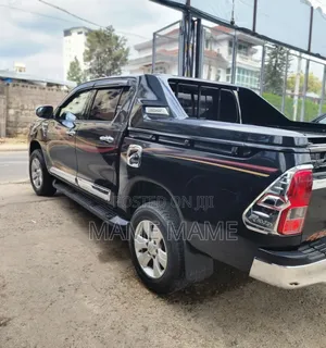 Toyota Hilux 2019 Gray