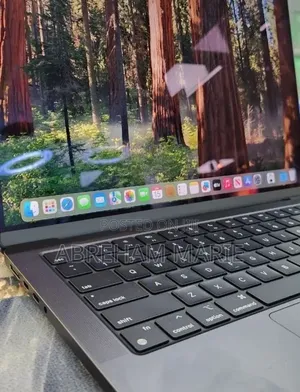 New Laptop Apple MacBook Pro 2023 M3 18GB Apple M3 Pro SSD 512GB