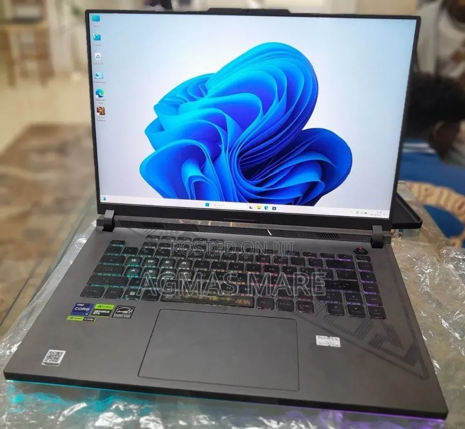 New Laptop Asus ROG Strix G18 32GB Intel Core i9 SSD 1T