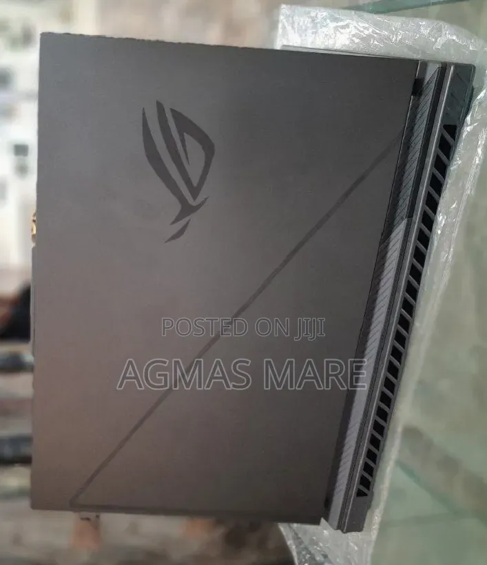 New Laptop Asus ROG Strix G18 32GB Intel Core i9 SSD 1T