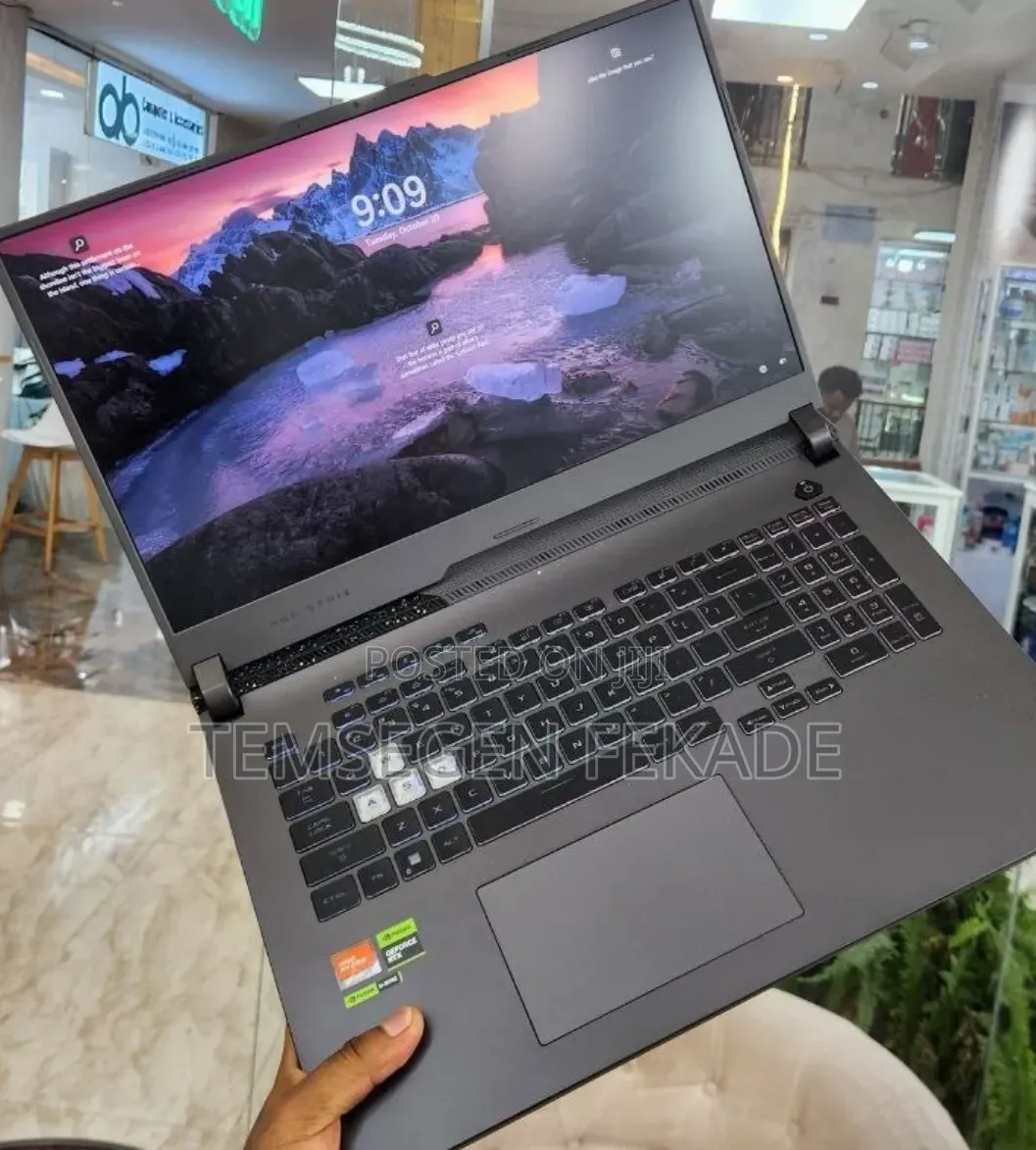 New Laptop Asus ROG Strix G17 16GB AMD Ryzen 9 SSD 1T