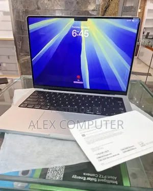 New Laptop Apple MacBook Pro 2024 M4 Pro 16GB Apple M4 SSD 512GB