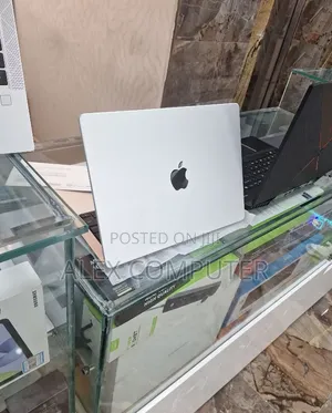 New Laptop Apple MacBook Pro 2024 M4 Pro 16GB Apple M4 SSD 512GB