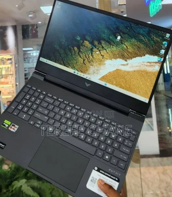 New Laptop HP Victus 16 16GB AMD Ryzen 7 SSD 1T