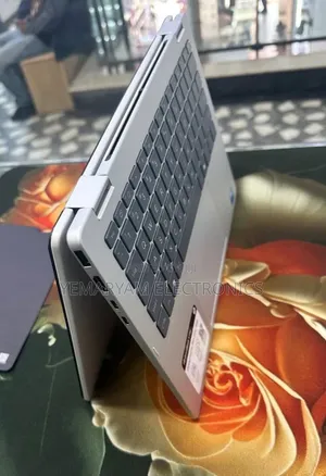 New Laptop HP OmniBook X Flip 14" 16GB Intel Core i7 SSD 512GB