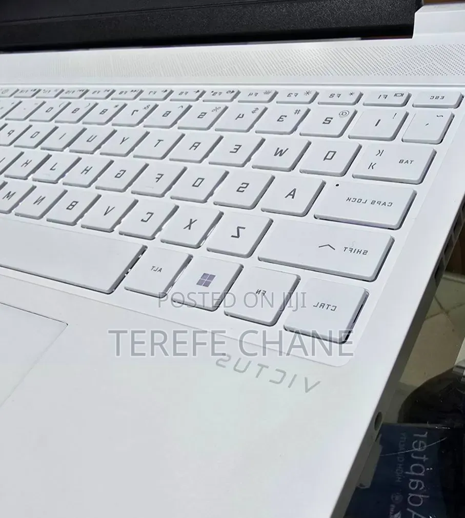 New Laptop HP Victus 16 16GB AMD Ryzen 7 SSD 1T