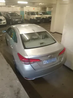 Toyota Yaris 2020 Silver