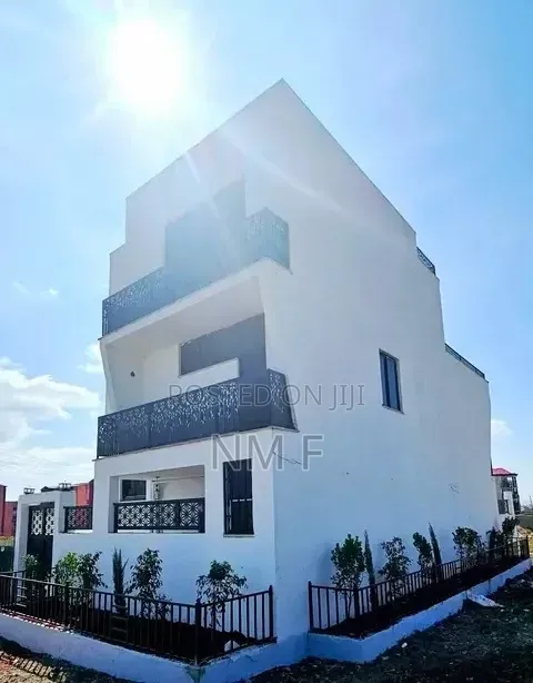 Furnished 5bdrm House in Bole for sale