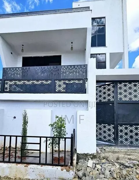 Furnished 5bdrm House in Bole for sale
