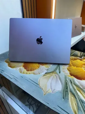 New Laptop Apple MacBook Pro 2021 M1 32GB Apple M1 Pro SSD 1T