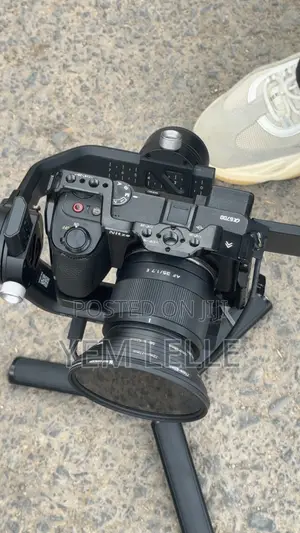 NEEWER 8-Piece Step-Up Adapter Ring Set