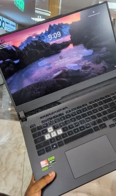 New Laptop Asus ROG Strix G17 16GB AMD Ryzen 9 SSD 1T