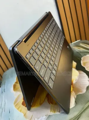 New Laptop Lenovo Yoga 9 16GB Intel Core Ultra 7 SSD 1T