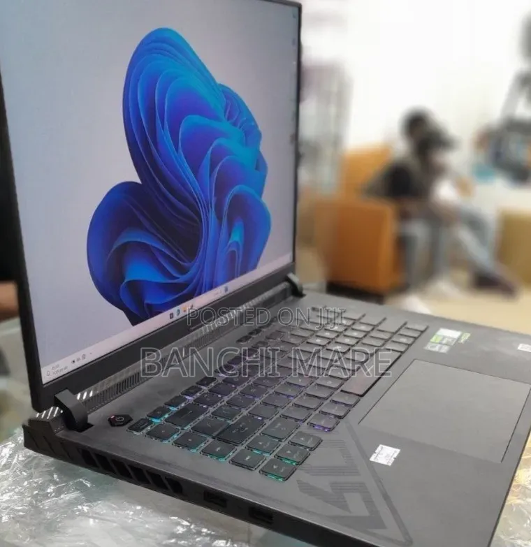 New Laptop Asus ROG Strix G18 32GB Intel Core i9 SSD 1T