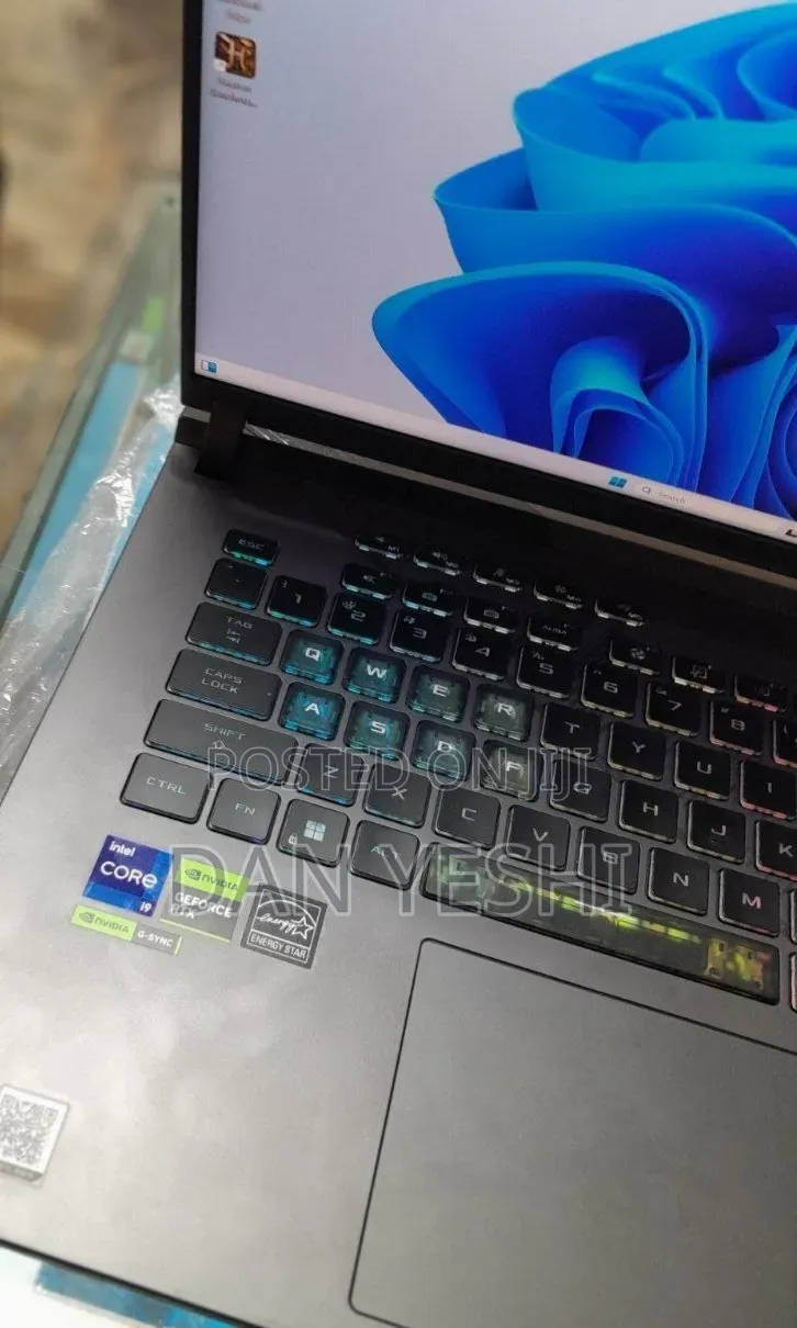 New Laptop Asus ROG Strix G18 32GB Intel Core i9 SSD 1T