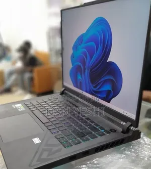 New Laptop Asus ROG Strix G18 32GB Intel Core i9 SSD 1T